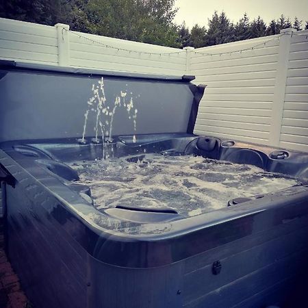 The Kalos Retreat - Hot Tub Lodge With Free 18 Hole Golf Course Swarland Eksteriør bilde