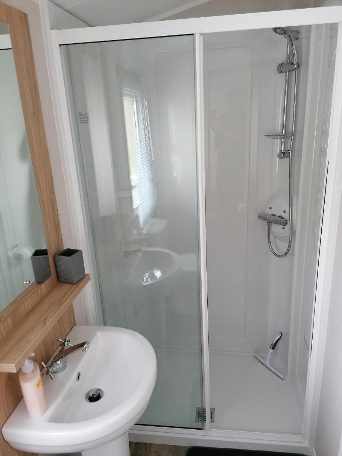 The Kalos Retreat - Hot Tub Lodge With Free 18 Hole Golf Course Swarland Eksteriør bilde