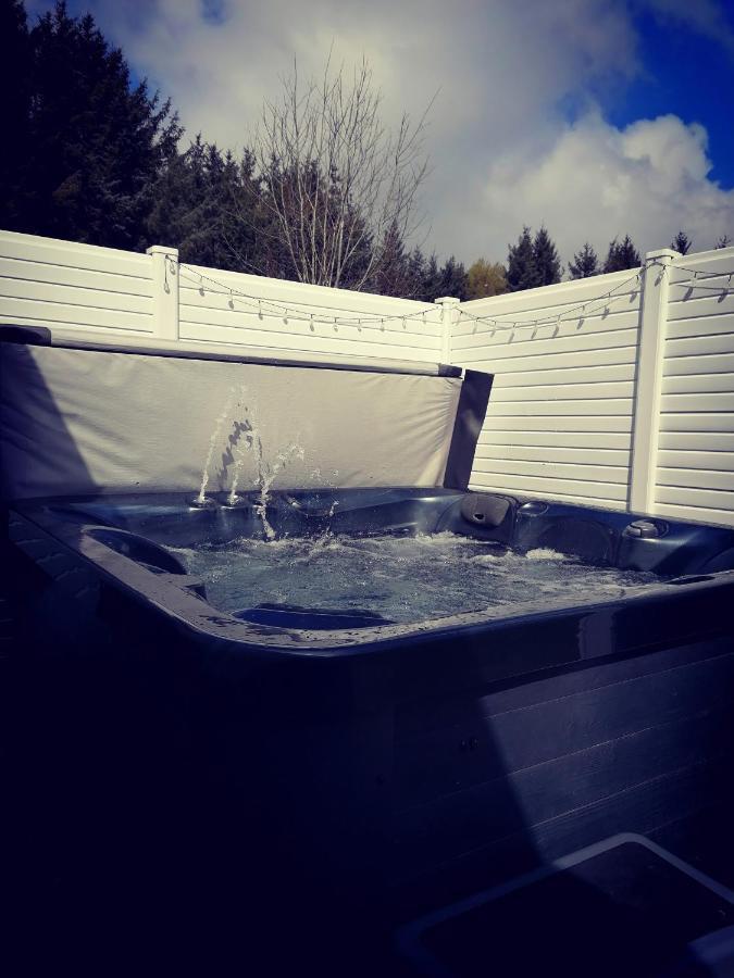 The Kalos Retreat - Hot Tub Lodge With Free 18 Hole Golf Course Swarland Eksteriør bilde