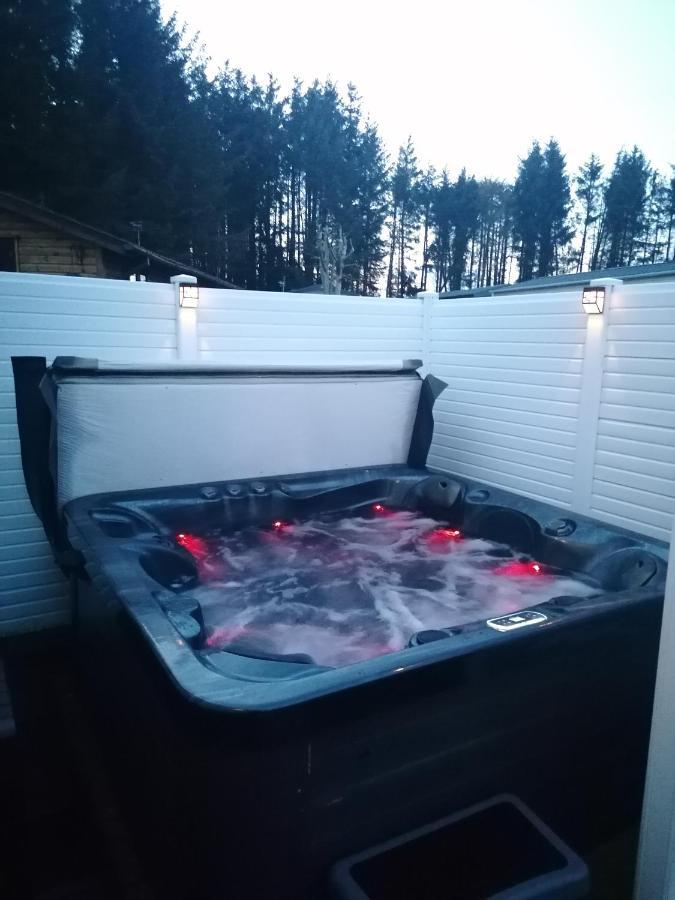 The Kalos Retreat - Hot Tub Lodge With Free 18 Hole Golf Course Swarland Eksteriør bilde